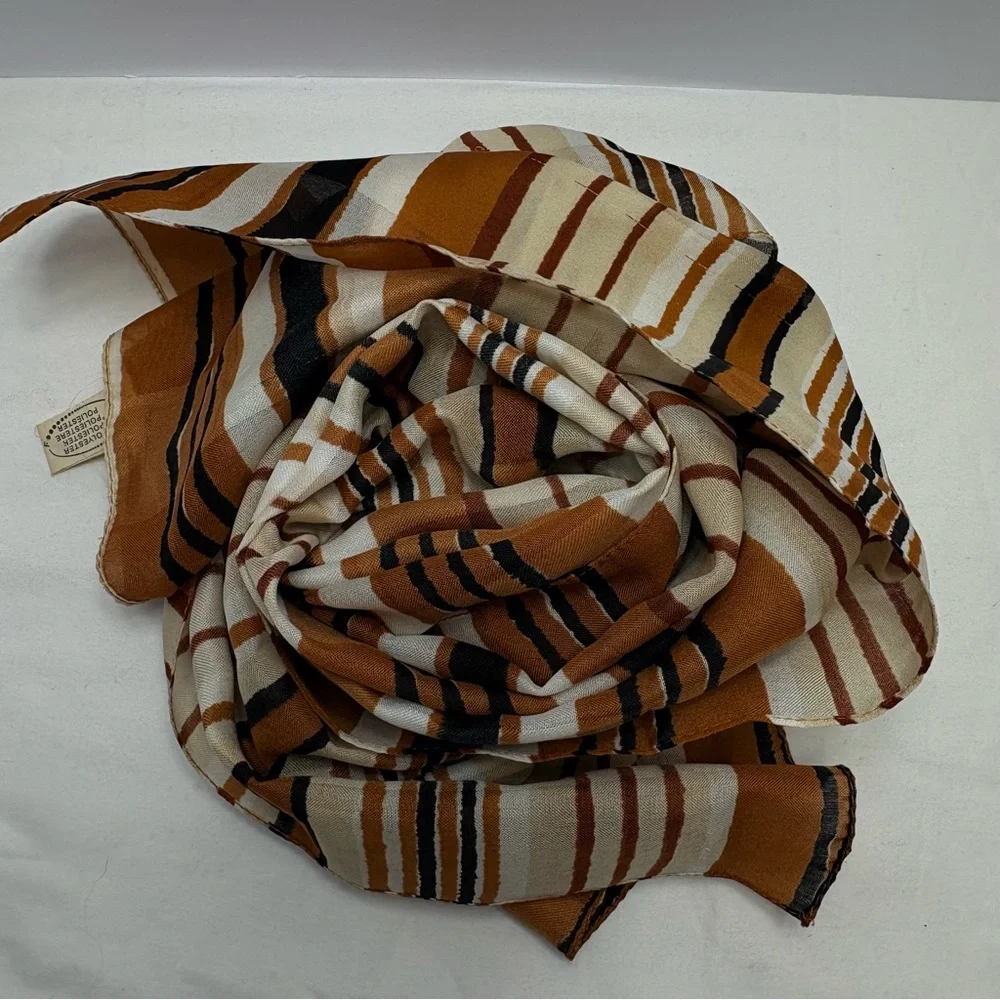 N/A chic scarf